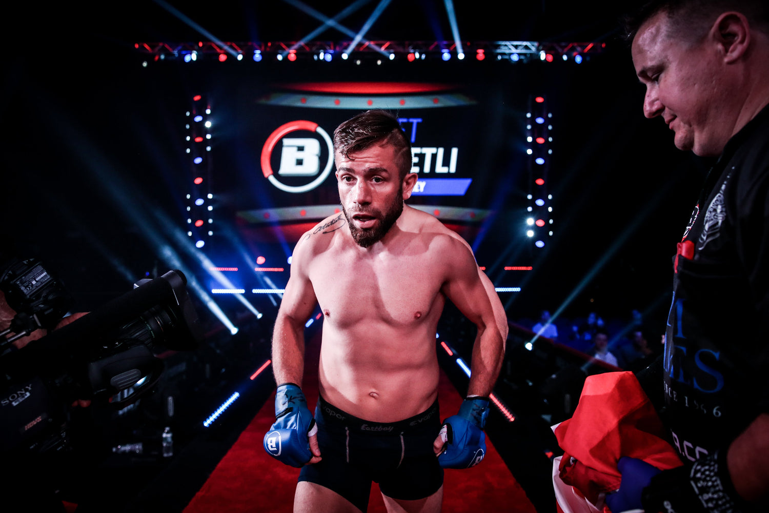 Ahmet Kayretli (Falls Church, Va)