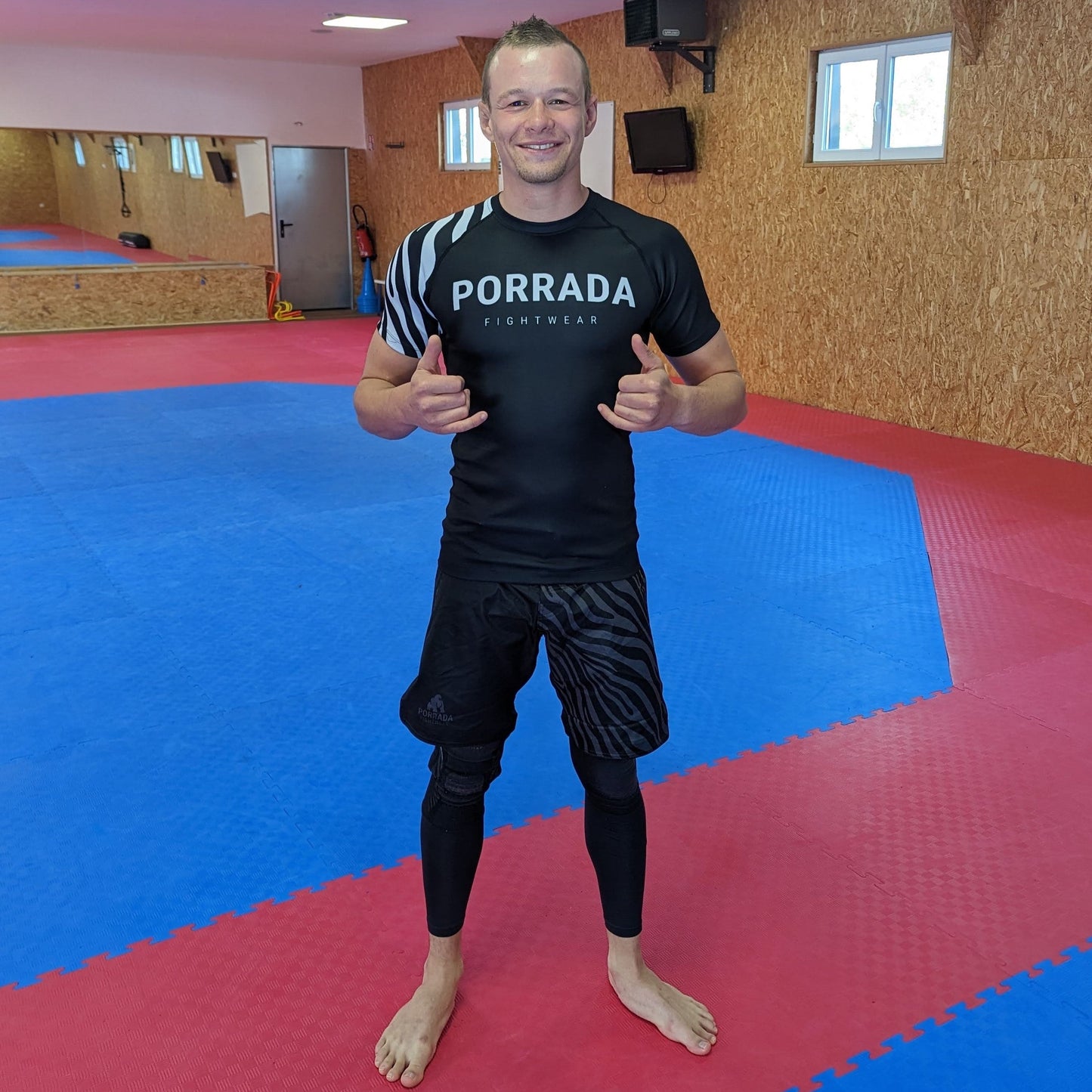 IBJJF WHITE RANKED RASH GUARD